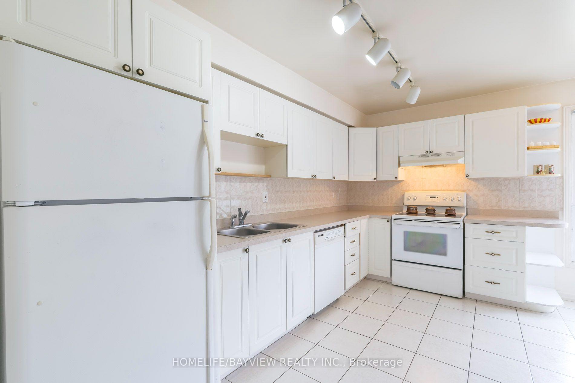 Photo 14 of 17 Stoneham Road, Etobicoke, Eringate-Centennial-West Deane — HOMEH
