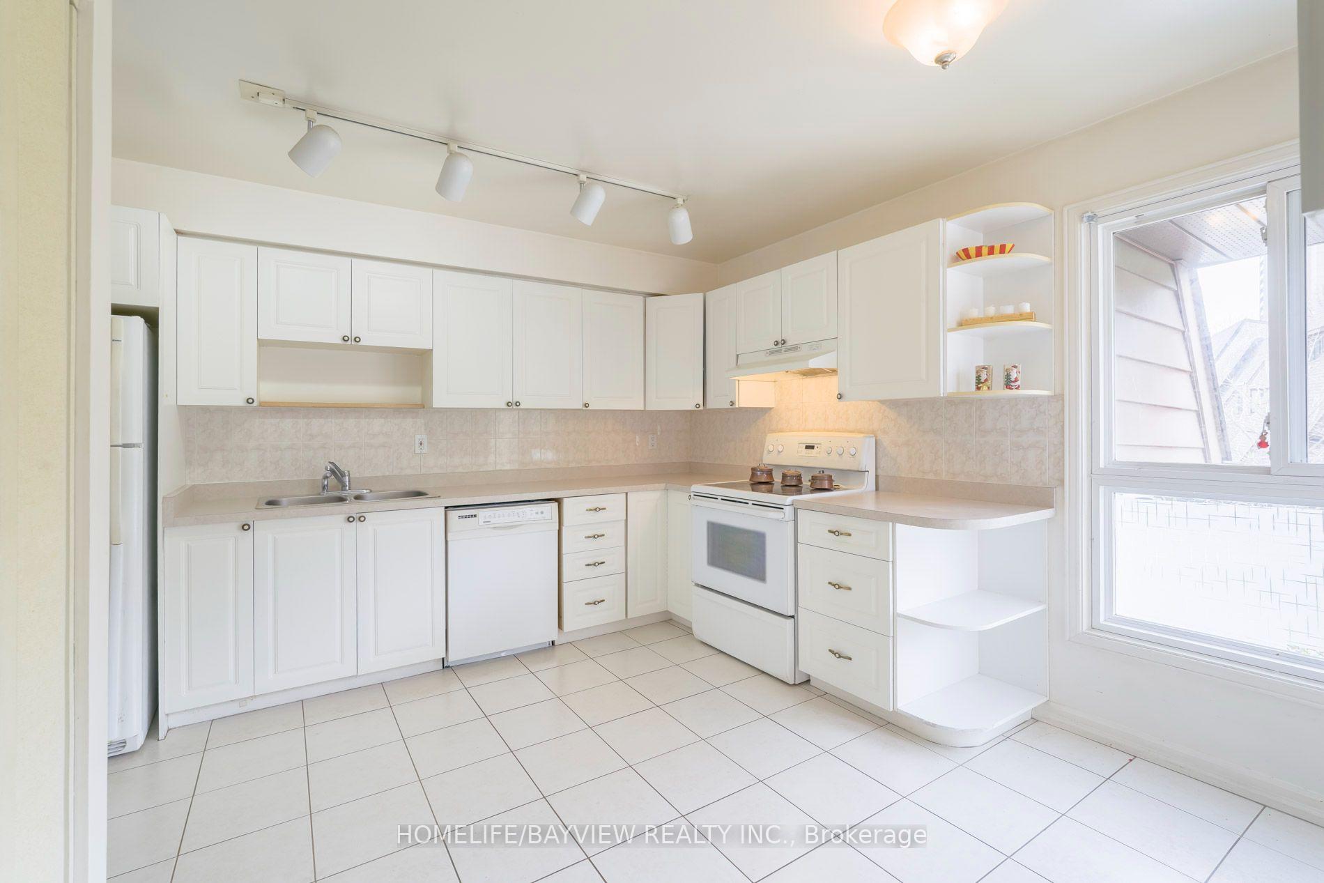 Photo 16 of 17 Stoneham Road, Etobicoke, Eringate-Centennial-West Deane — HOMEH