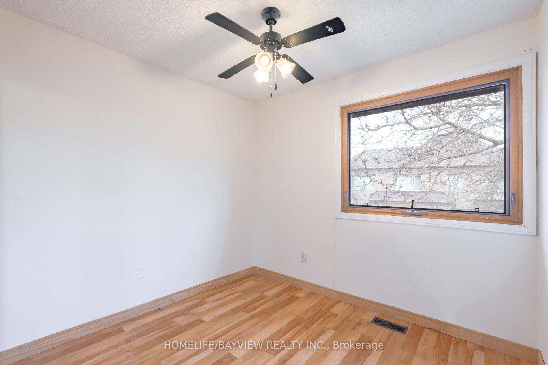 Photo 26 of 17 Stoneham Road, Etobicoke, Eringate-Centennial-West Deane — HOMEH