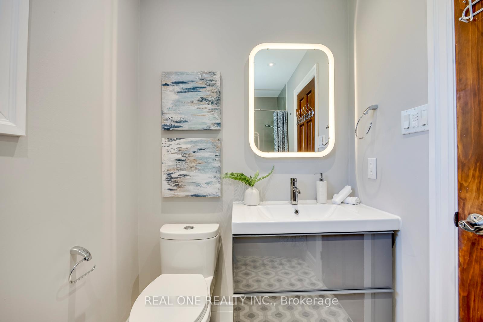 Photo 32 of 32 Roslo Court, Oakville, College Park — HOMEH