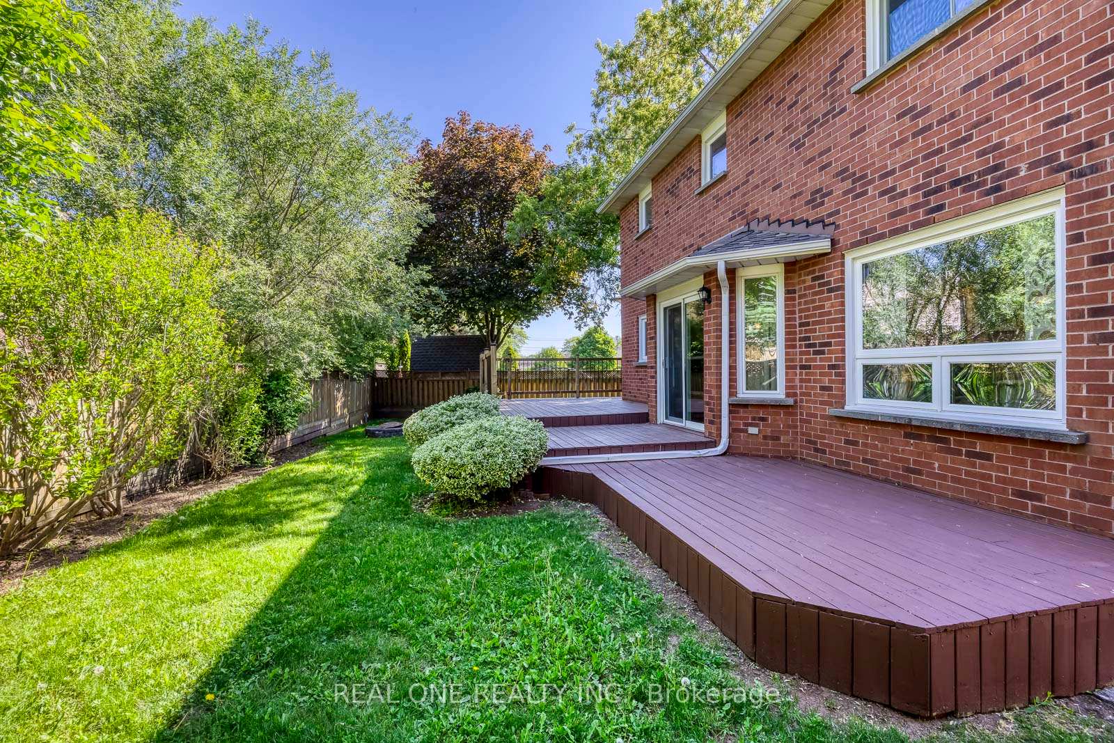 Photo 44 of 32 Roslo Court, Oakville, College Park — HOMEH