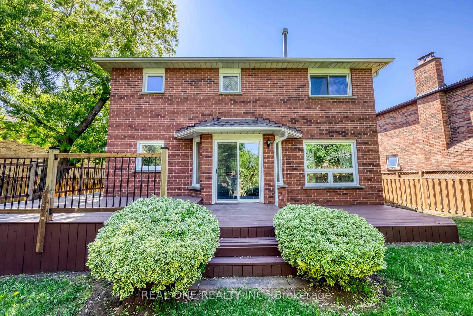 Photo 50 of 32 Roslo Court, Oakville, College Park — HOMEH