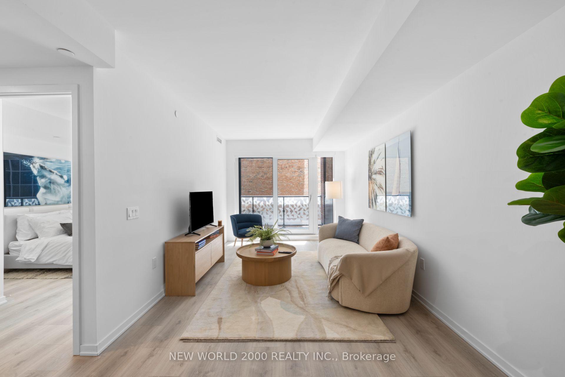 Photo 2 of Unit 411, 101 Roehampton Avenue, Toronto, Mount Pleasant West — HOMEH