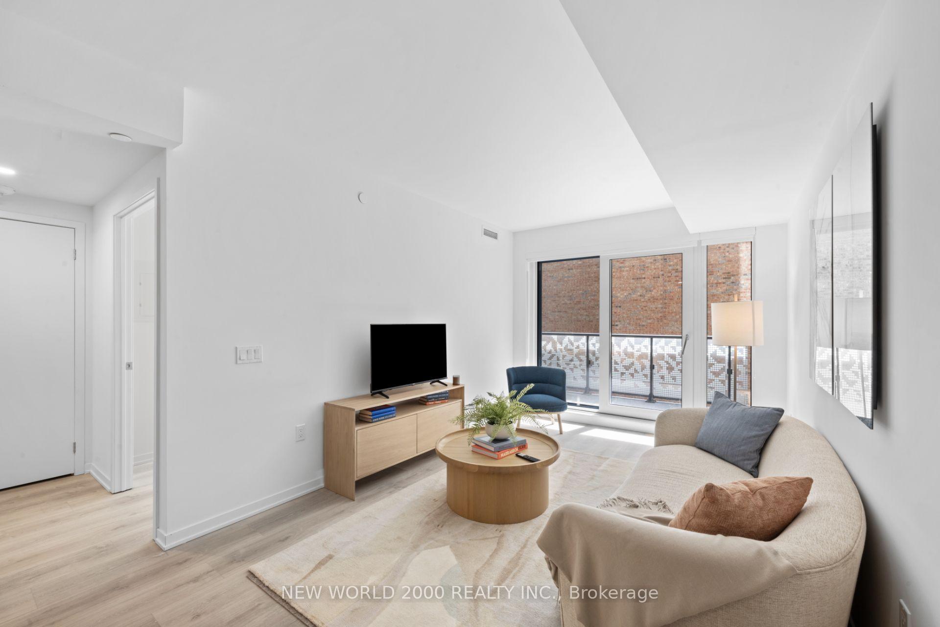 Photo 3 of Unit 411, 101 Roehampton Avenue, Toronto, Mount Pleasant West — HOMEH