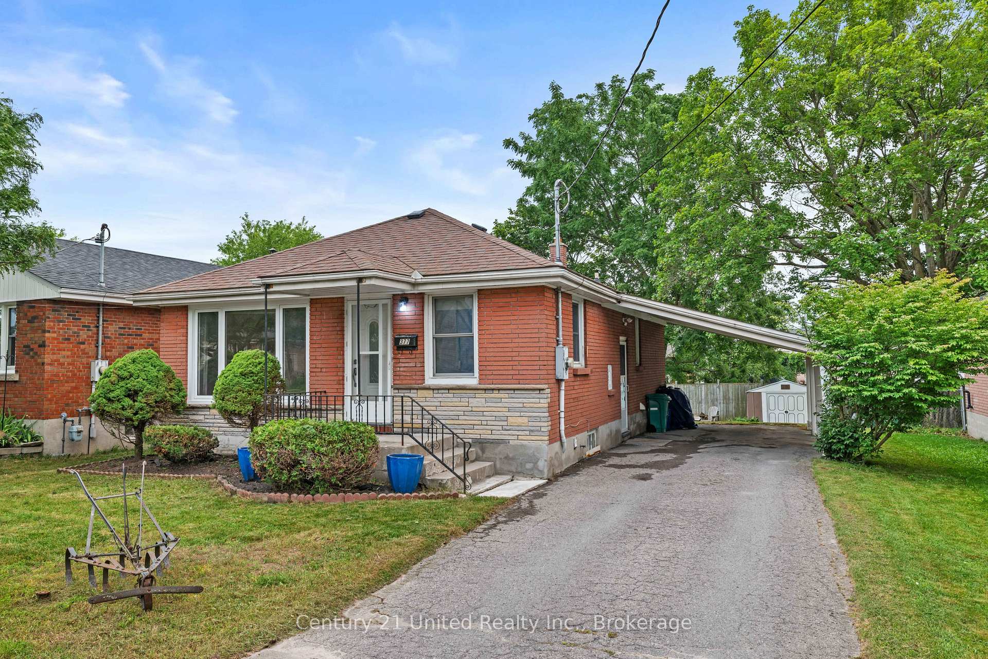 Photo 1 of 377 Chesterfield Avenue, Peterborough, Northcrest Ward 5 — HOMEH