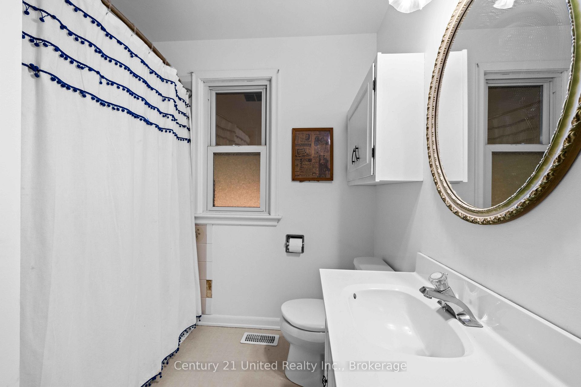 Photo 9 of 377 Chesterfield Avenue, Peterborough, Northcrest Ward 5 — HOMEH