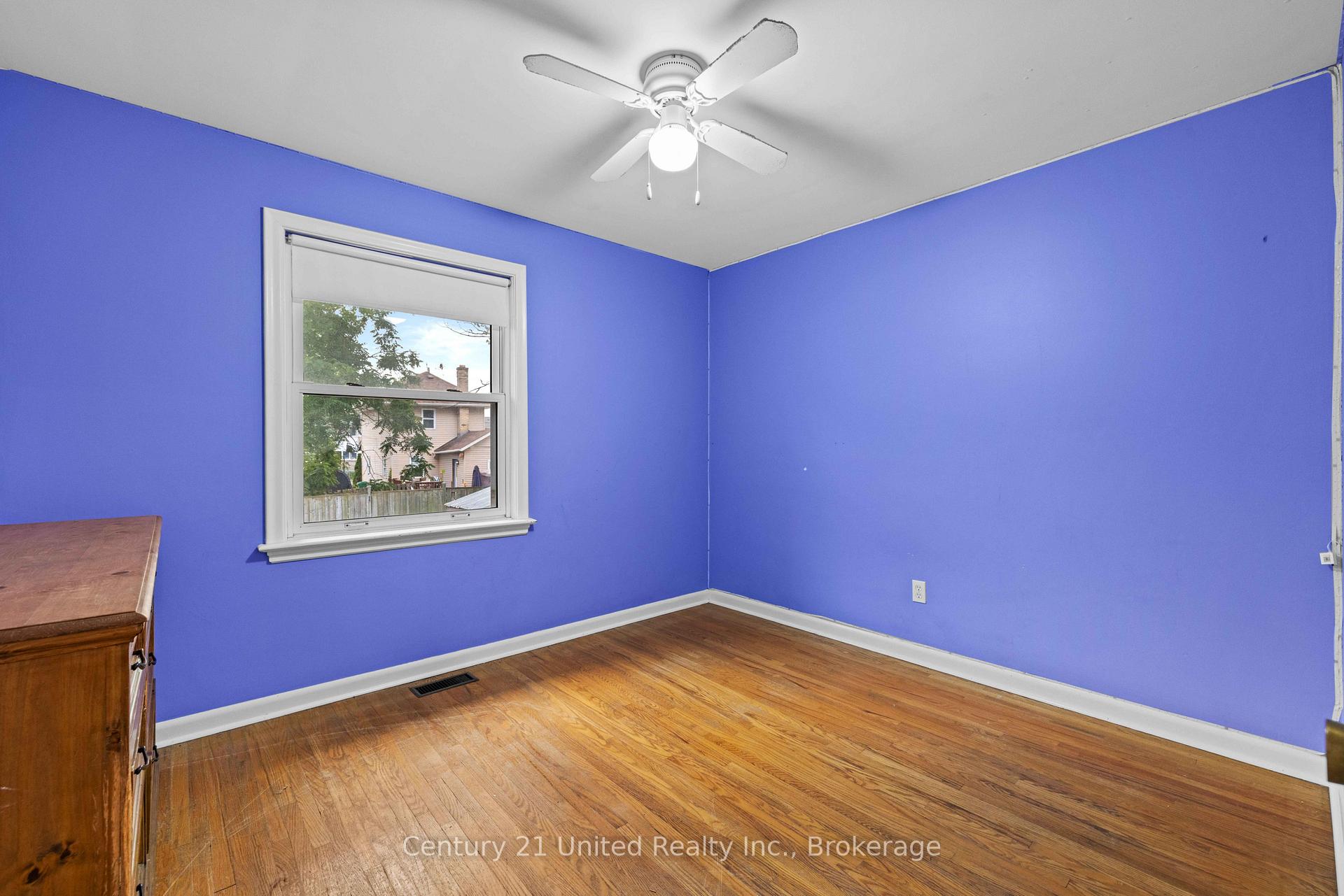 Photo 13 of 377 Chesterfield Avenue, Peterborough, Northcrest Ward 5 — HOMEH