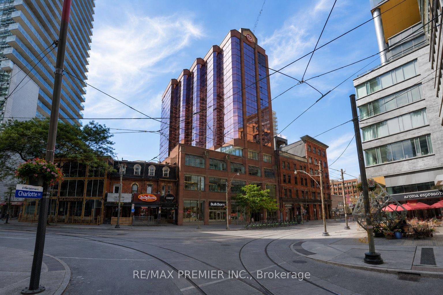 Photo 1 of Unit 704, 393 King Street W, Toronto, Waterfront Communities — HOMEH