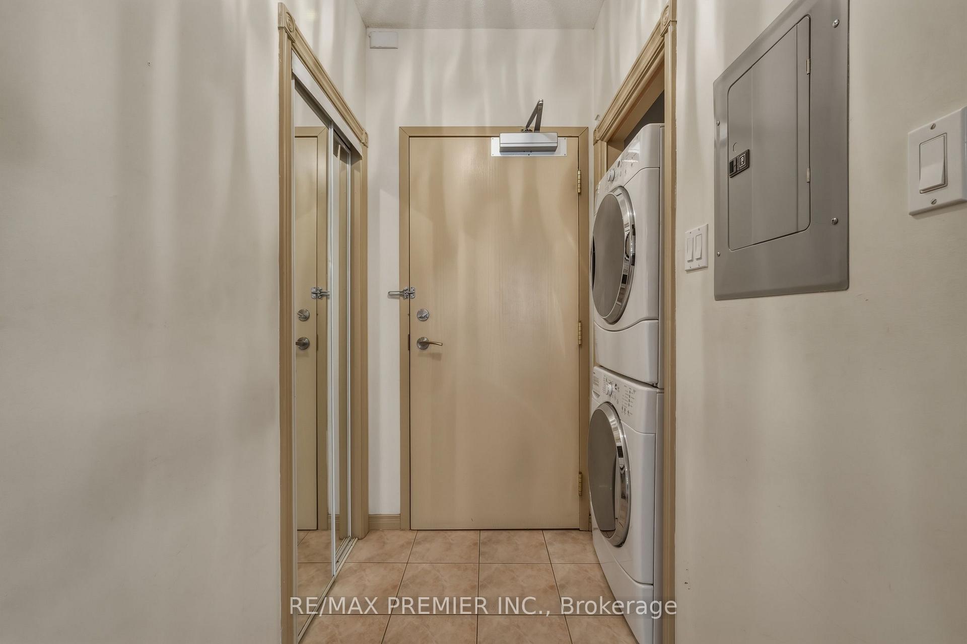 Photo 4 of Unit 704, 393 King Street W, Toronto, Waterfront Communities — HOMEH