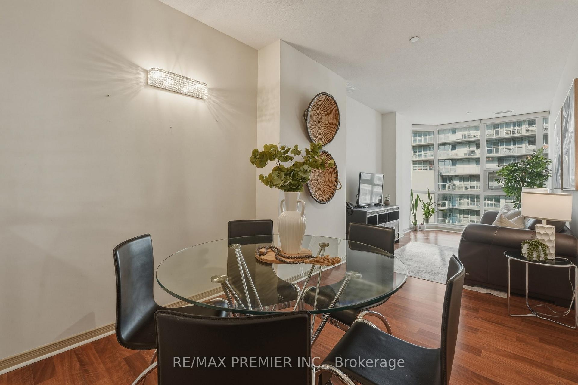 Photo 10 of Unit 704, 393 King Street W, Toronto, Waterfront Communities — HOMEH