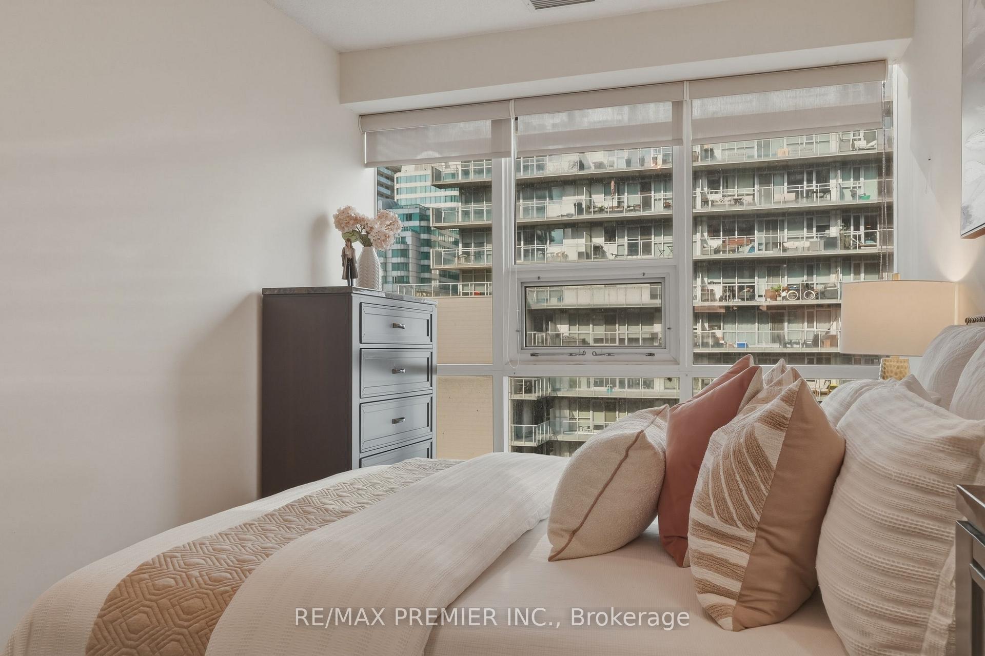 Photo 22 of Unit 704, 393 King Street W, Toronto, Waterfront Communities — HOMEH