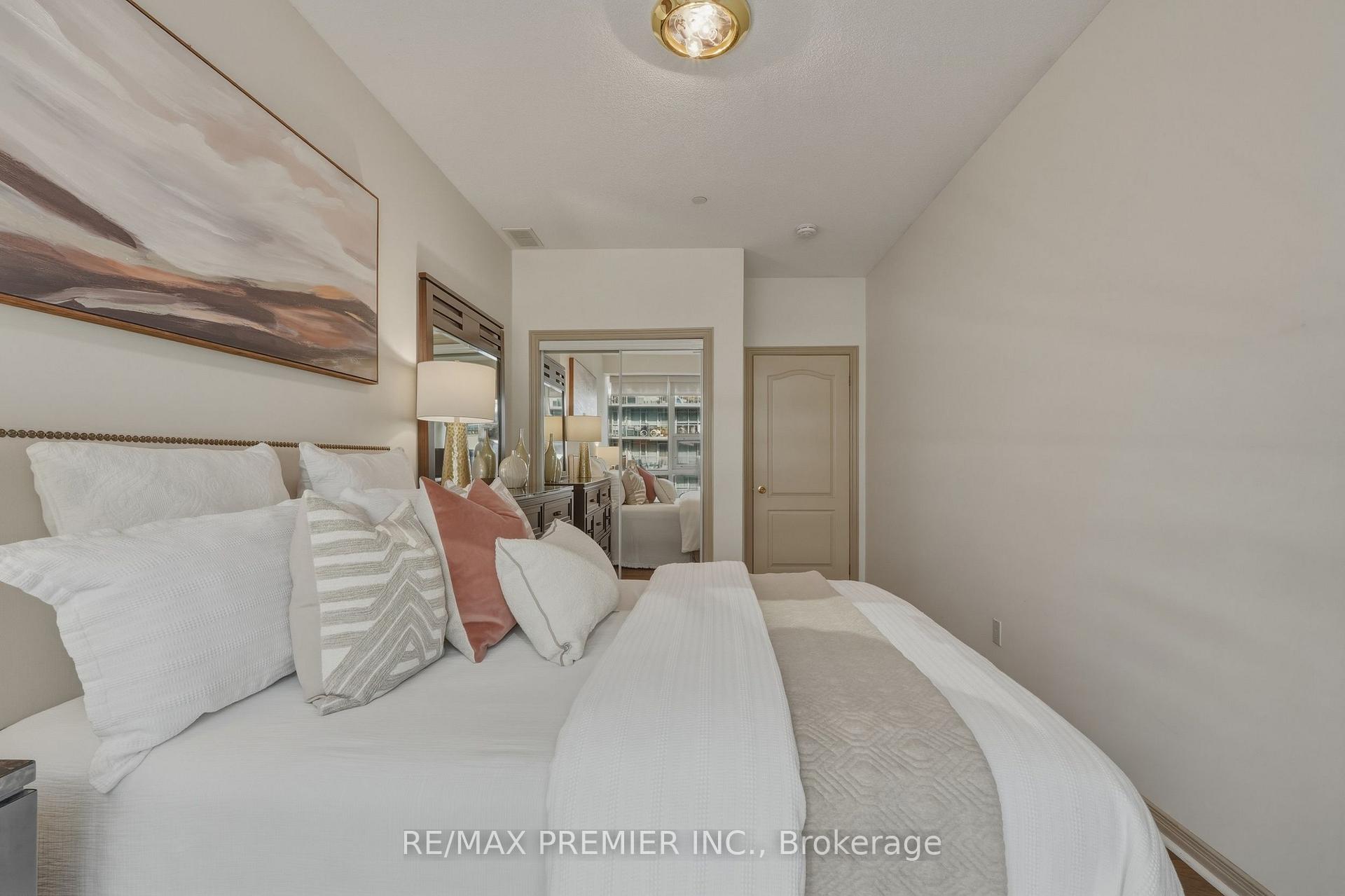 Photo 23 of Unit 704, 393 King Street W, Toronto, Waterfront Communities — HOMEH