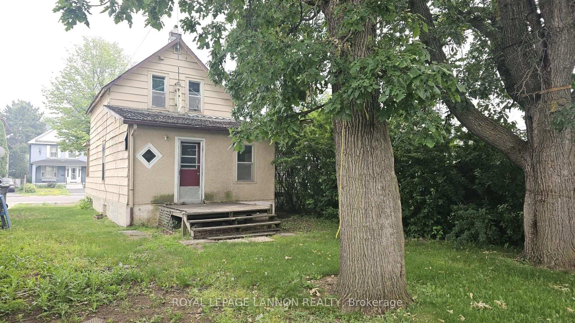 Photo 2 of 161 Amelia Street E, Thunder Bay, Westfort — HOMEH