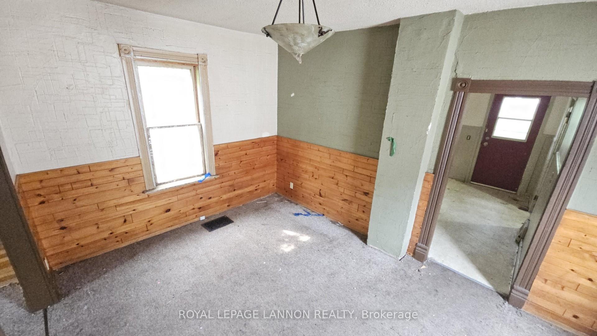 Photo 4 of 161 Amelia Street E, Thunder Bay, Westfort — HOMEH