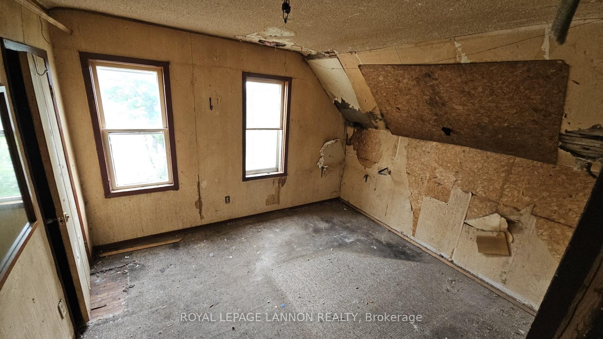 Photo 9 of 161 Amelia Street E, Thunder Bay, Westfort — HOMEH