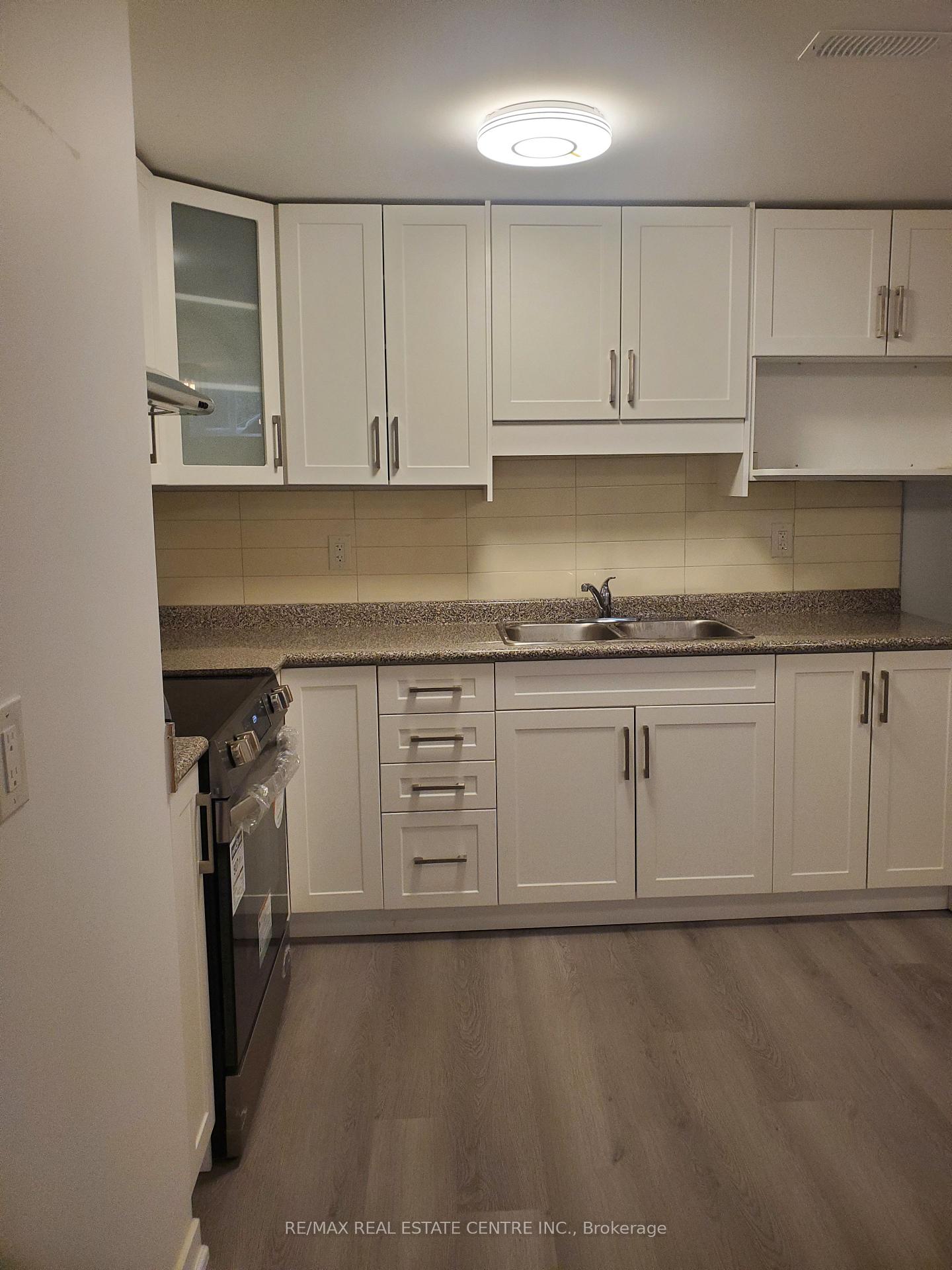 Photo 9 of Unit Basement, 1118 Lambton Drive, Oakville, Clearview — HOMEH