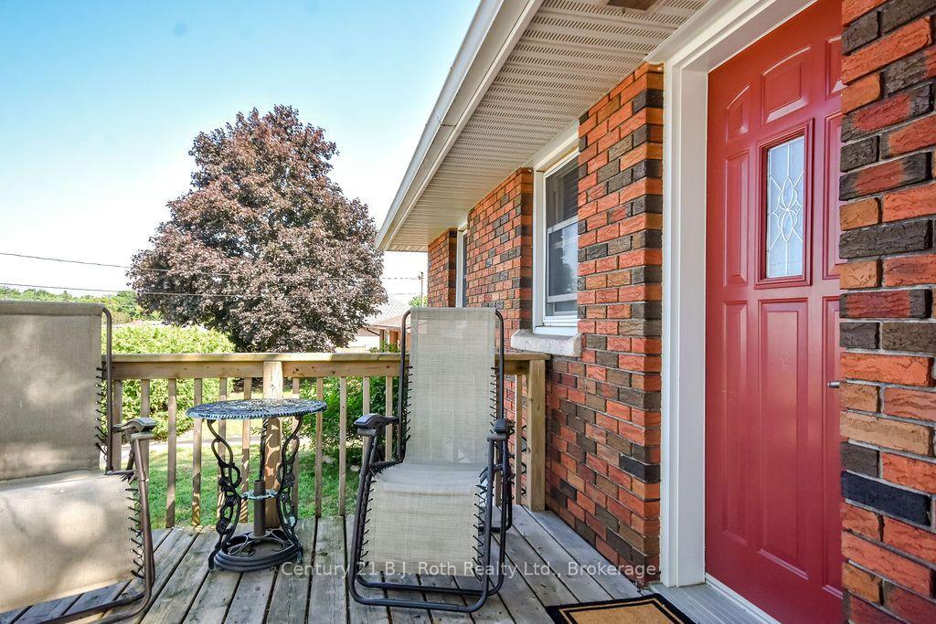 Photo 3 of 449 Irwin Street, Midland — HOMEH