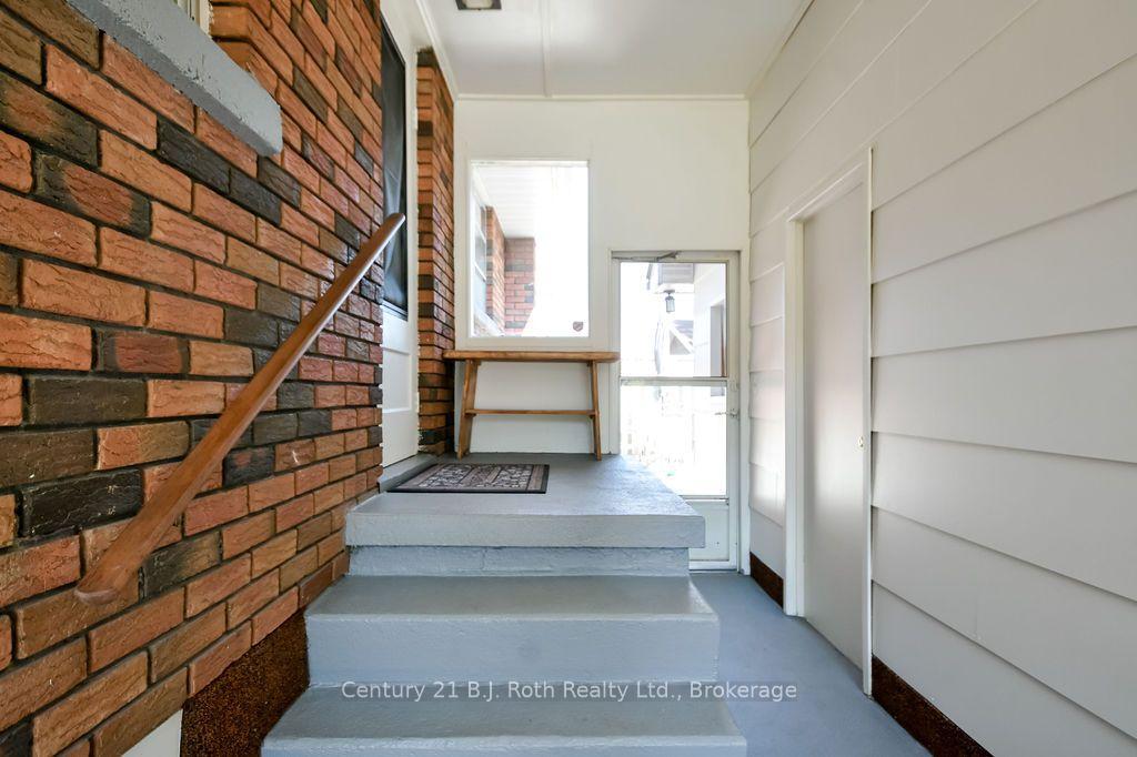 Photo 4 of 449 Irwin Street, Midland — HOMEH