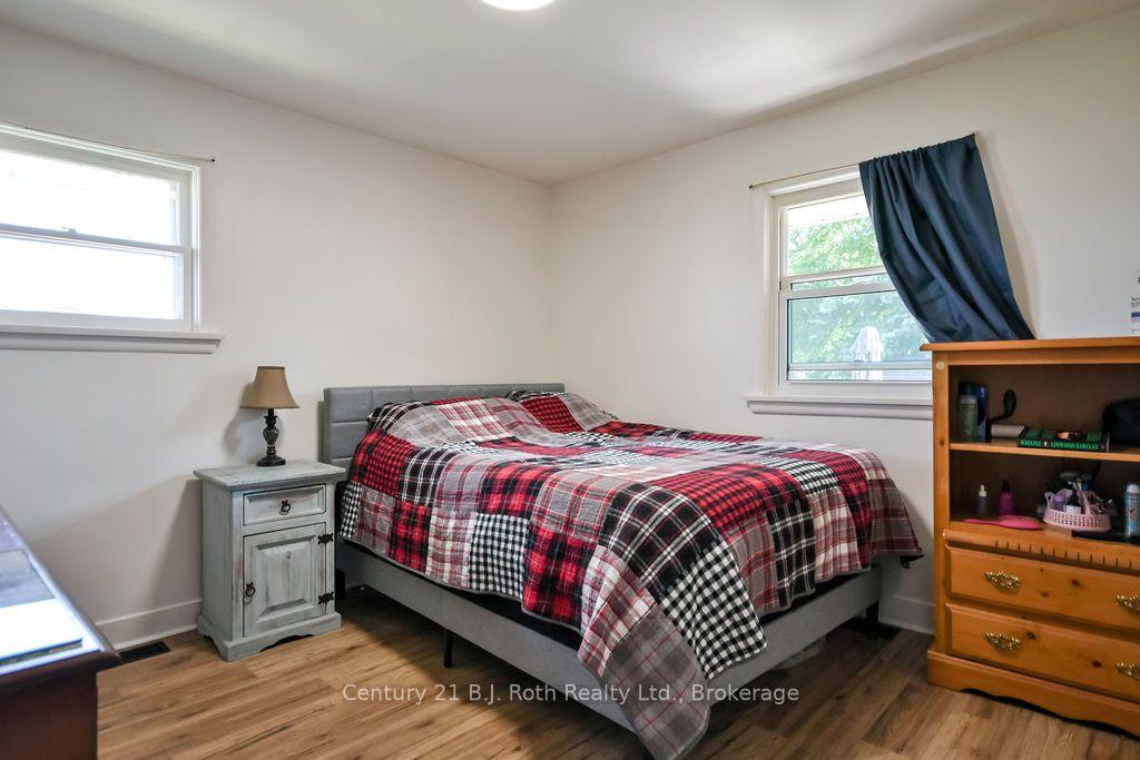 Photo 13 of 449 Irwin Street, Midland — HOMEH