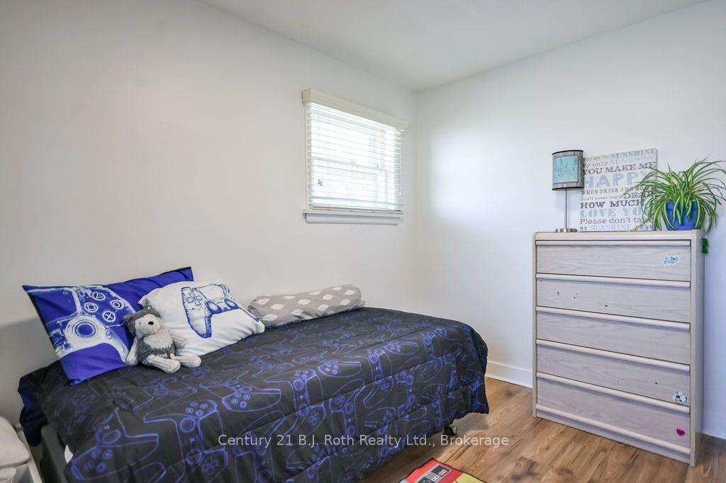 Photo 15 of 449 Irwin Street, Midland — HOMEH