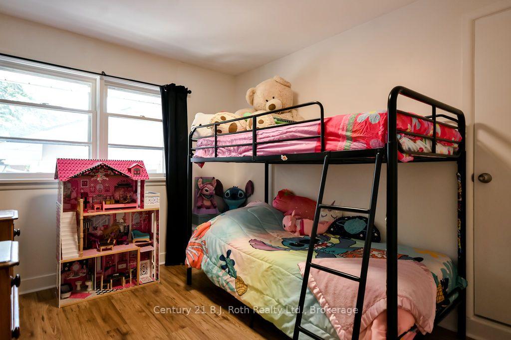 Photo 17 of 449 Irwin Street, Midland — HOMEH