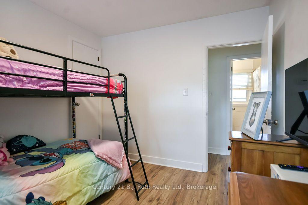 Photo 18 of 449 Irwin Street, Midland — HOMEH