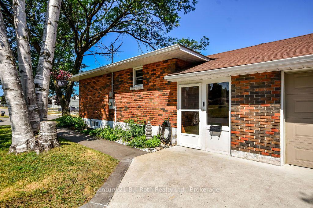 Photo 24 of 449 Irwin Street, Midland — HOMEH