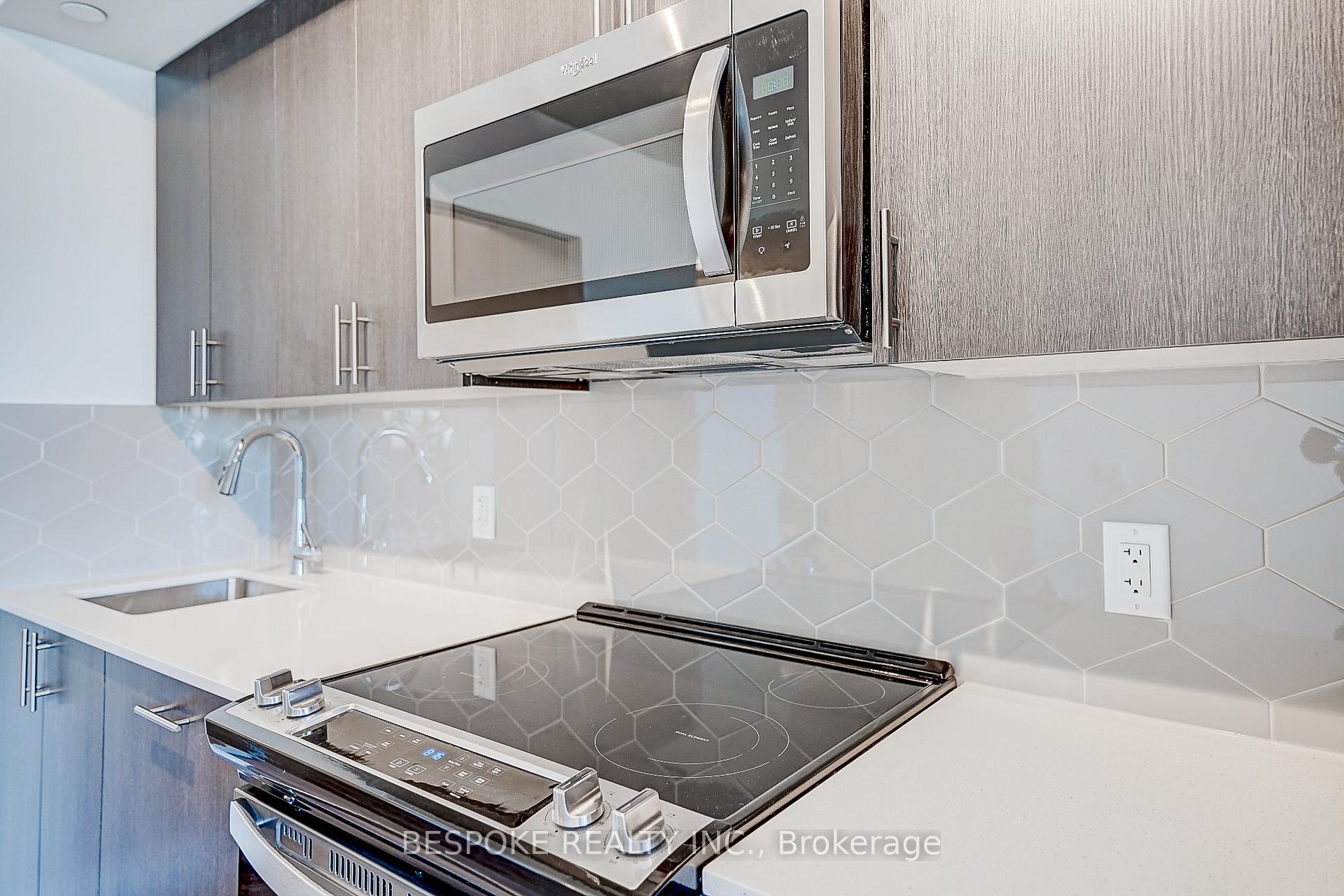 Photo 8 of Unit 704, 2545 Simcoe Street N, Oshawa, Windfields — HOMEH