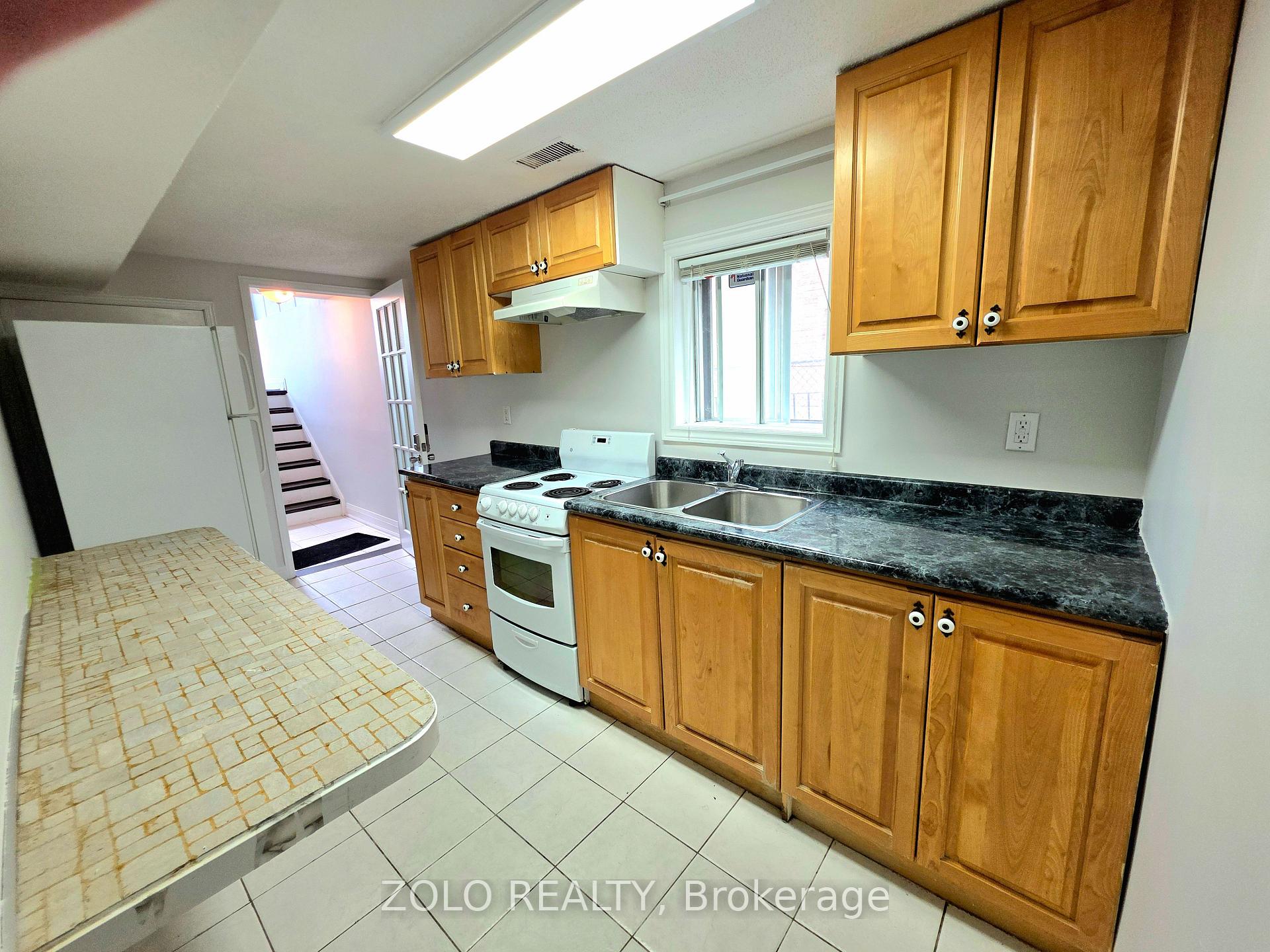 Photo 4 of 4233 Greybrook Crescent, Mississauga, Rathwood — HOMEH