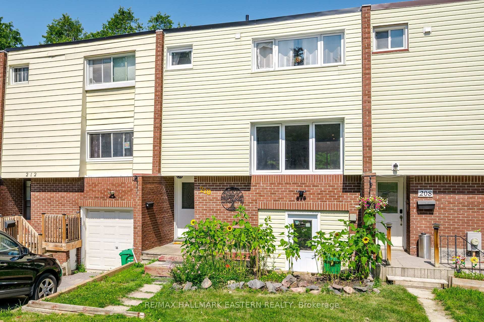 Photo 1 of 210 Maxwell Avenue, Peterborough, Ashburnham Ward 4 — HOMEH