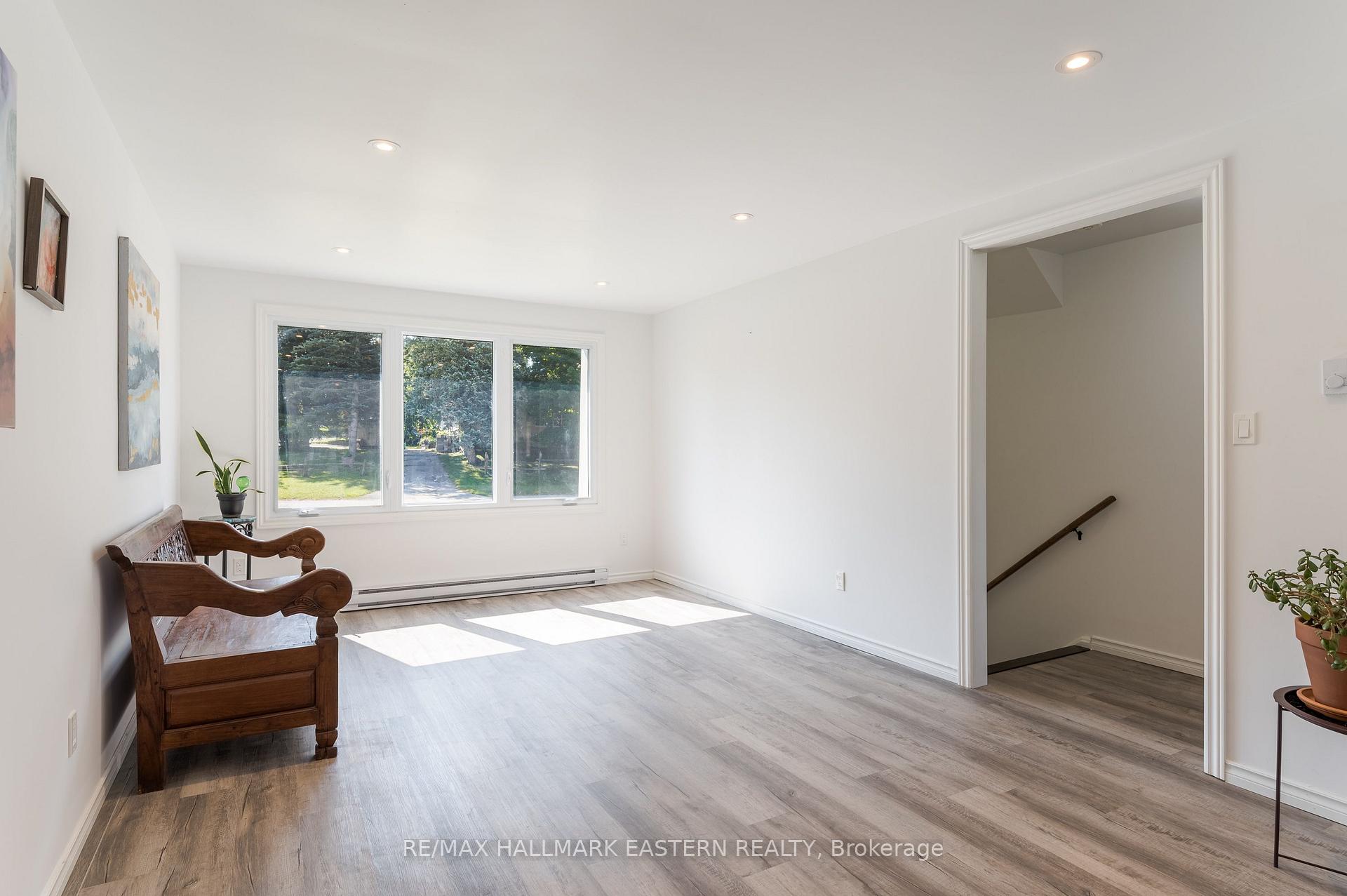 Photo 2 of 210 Maxwell Avenue, Peterborough, Ashburnham Ward 4 — HOMEH