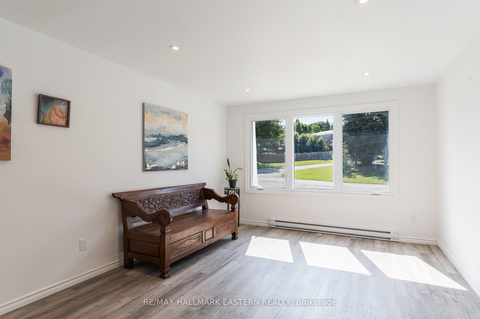 Photo 3 of 210 Maxwell Avenue, Peterborough, Ashburnham Ward 4 — HOMEH