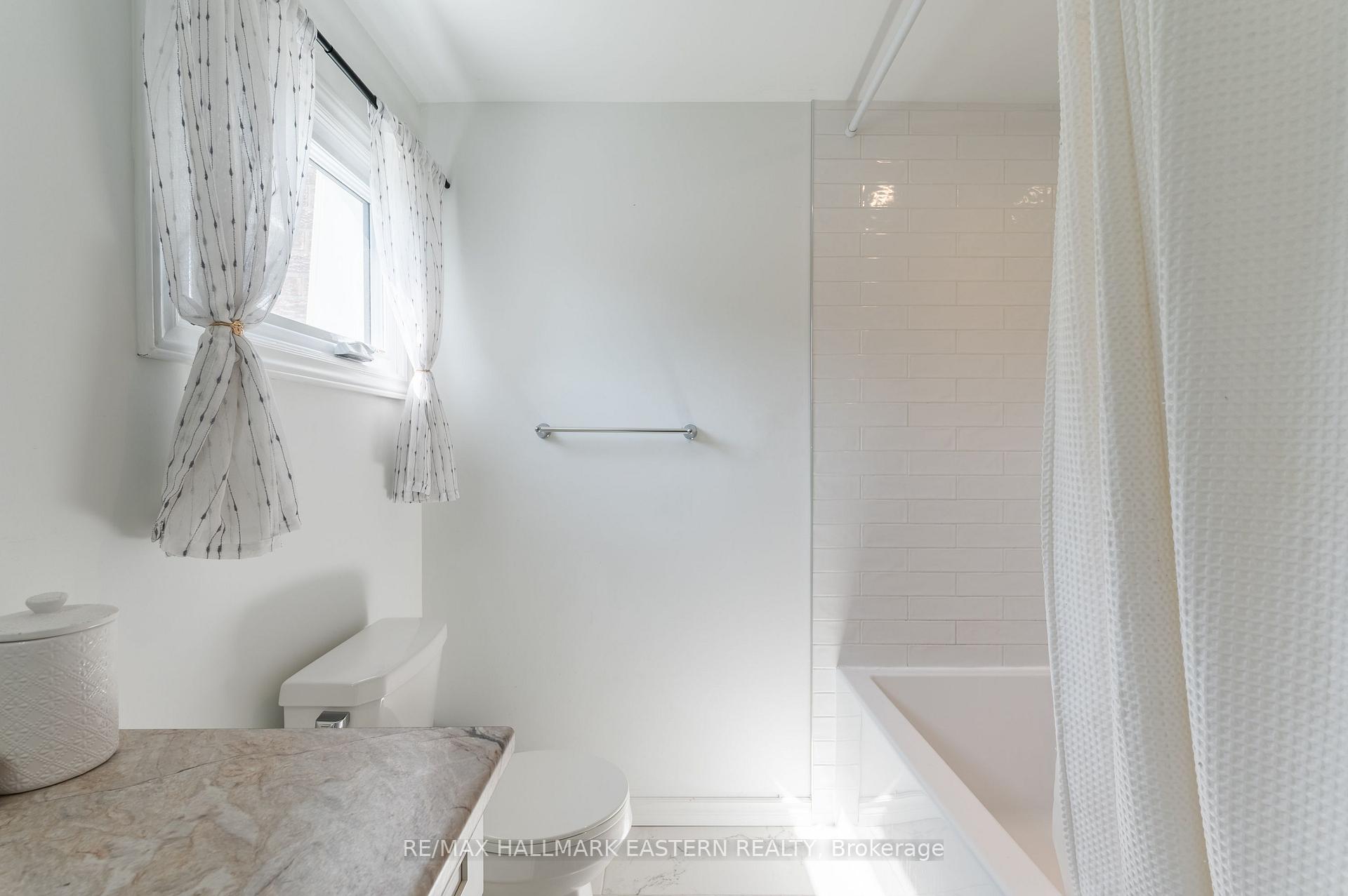 Photo 22 of 210 Maxwell Avenue, Peterborough, Ashburnham Ward 4 — HOMEH
