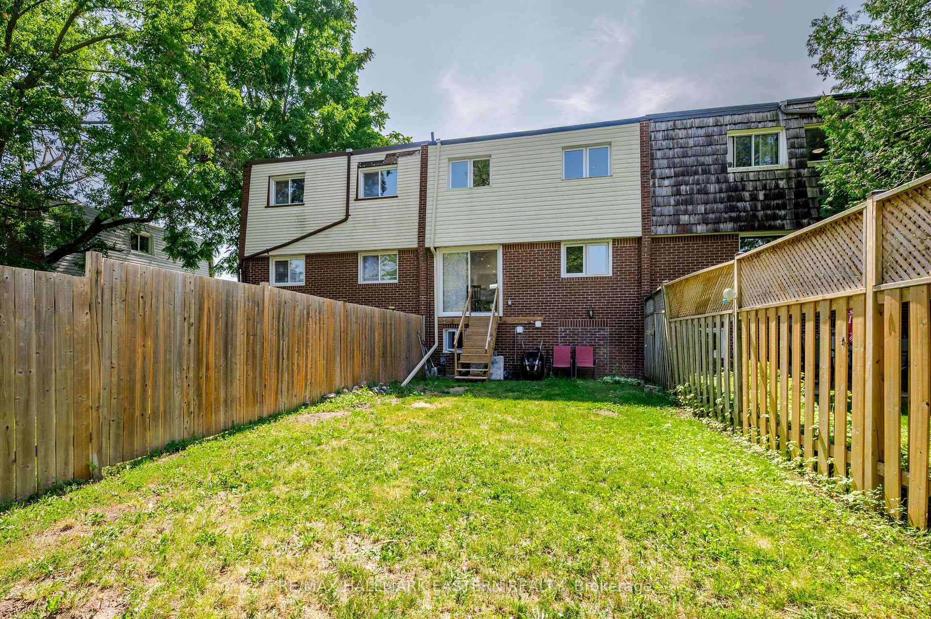 Photo 31 of 210 Maxwell Avenue, Peterborough, Ashburnham Ward 4 — HOMEH