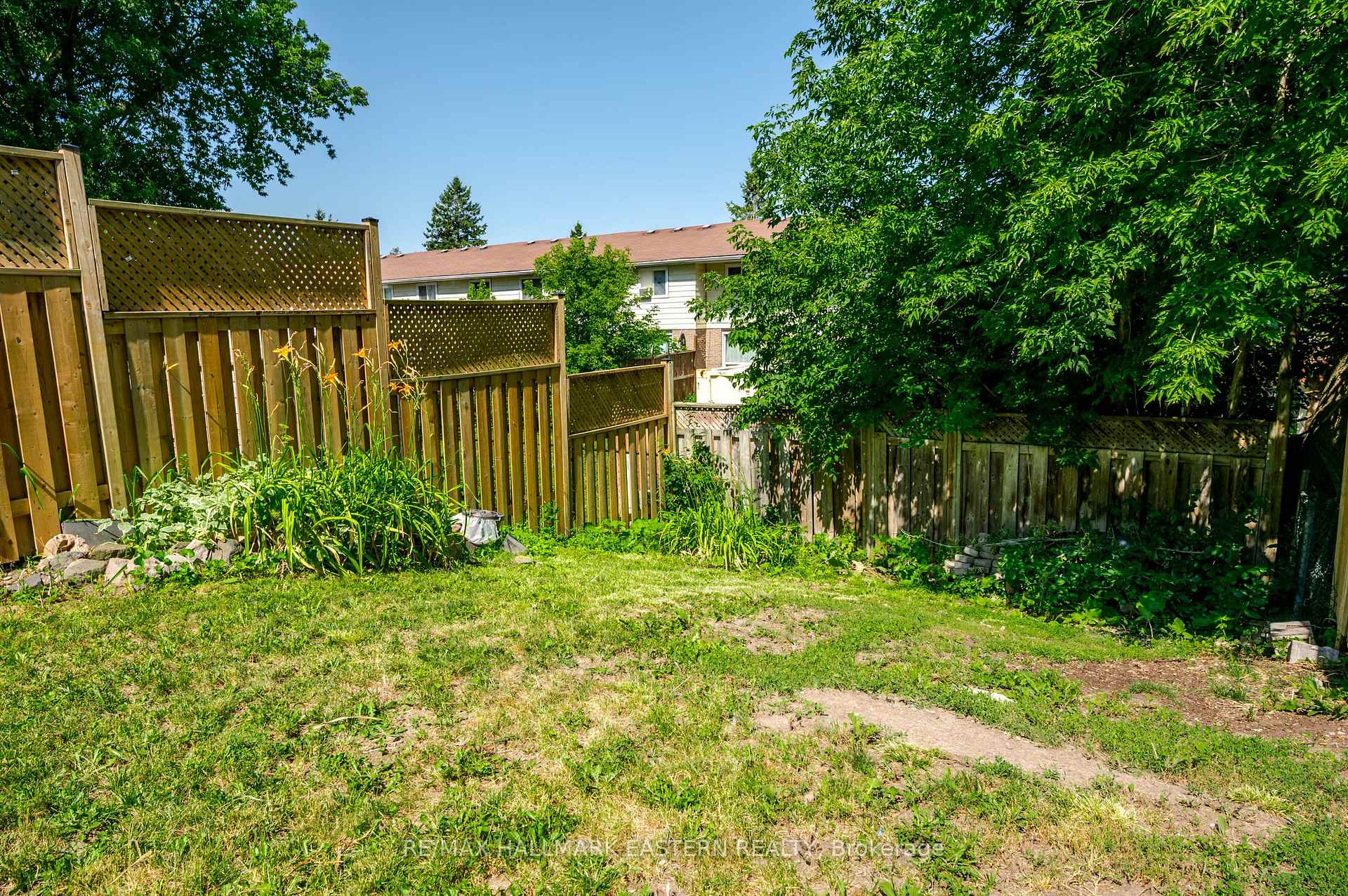 Photo 35 of 210 Maxwell Avenue, Peterborough, Ashburnham Ward 4 — HOMEH