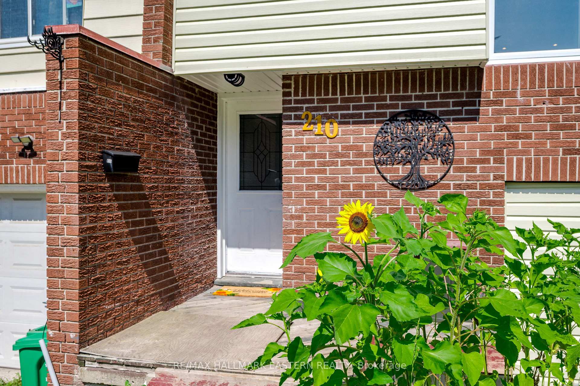 Photo 36 of 210 Maxwell Avenue, Peterborough, Ashburnham Ward 4 — HOMEH