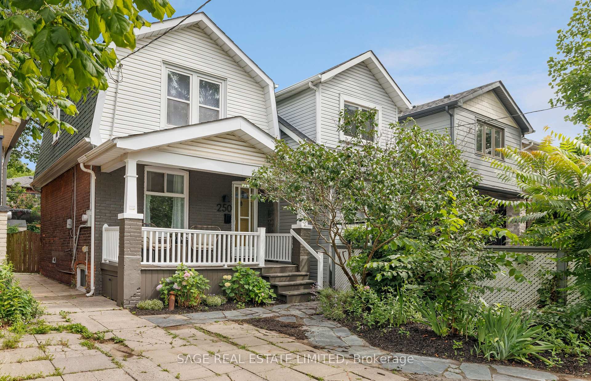 Photo 3 of 250 Springdale Boulevard, Toronto, Danforth Village-East York — HOMEH