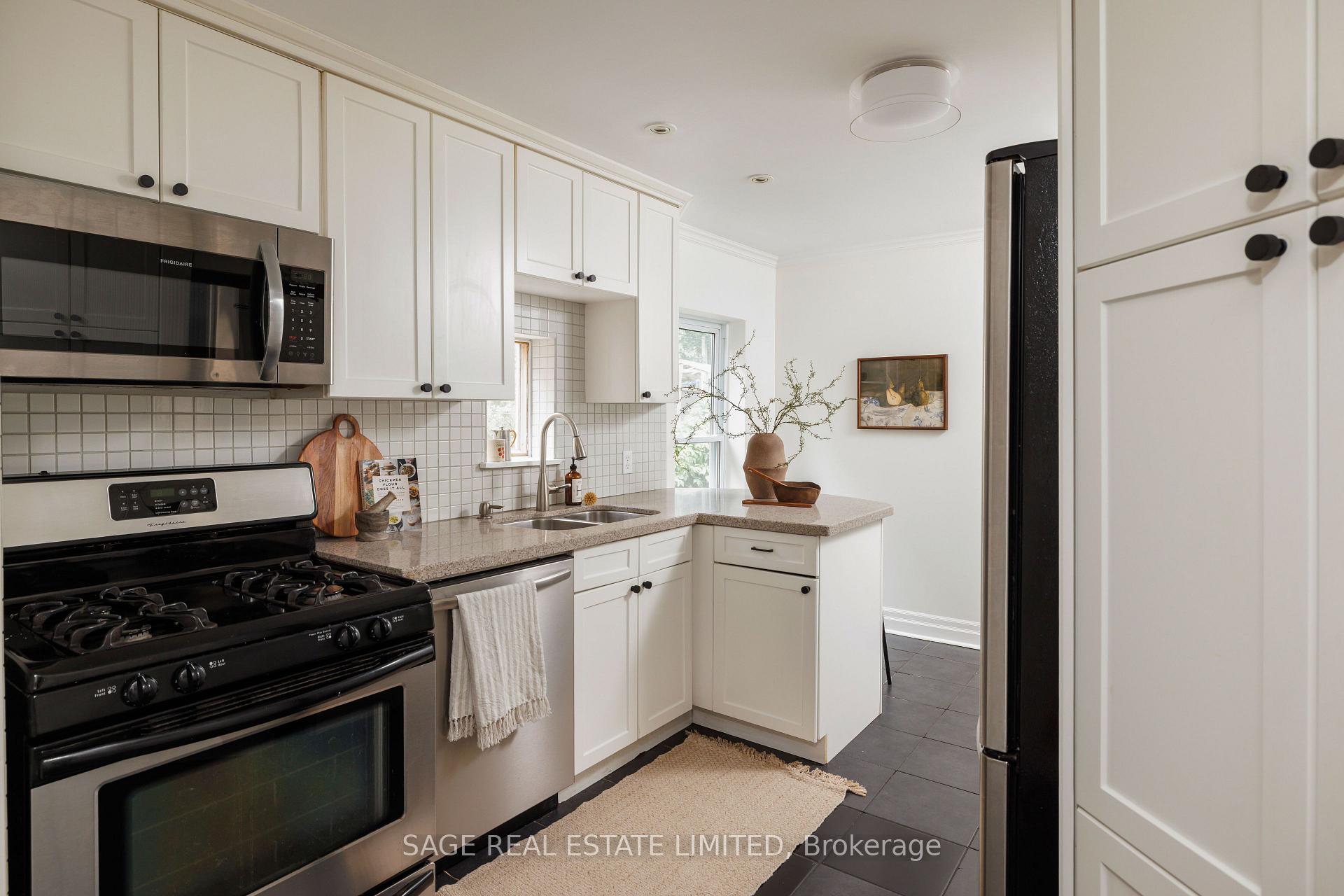 Photo 16 of 250 Springdale Boulevard, Toronto, Danforth Village-East York — HOMEH