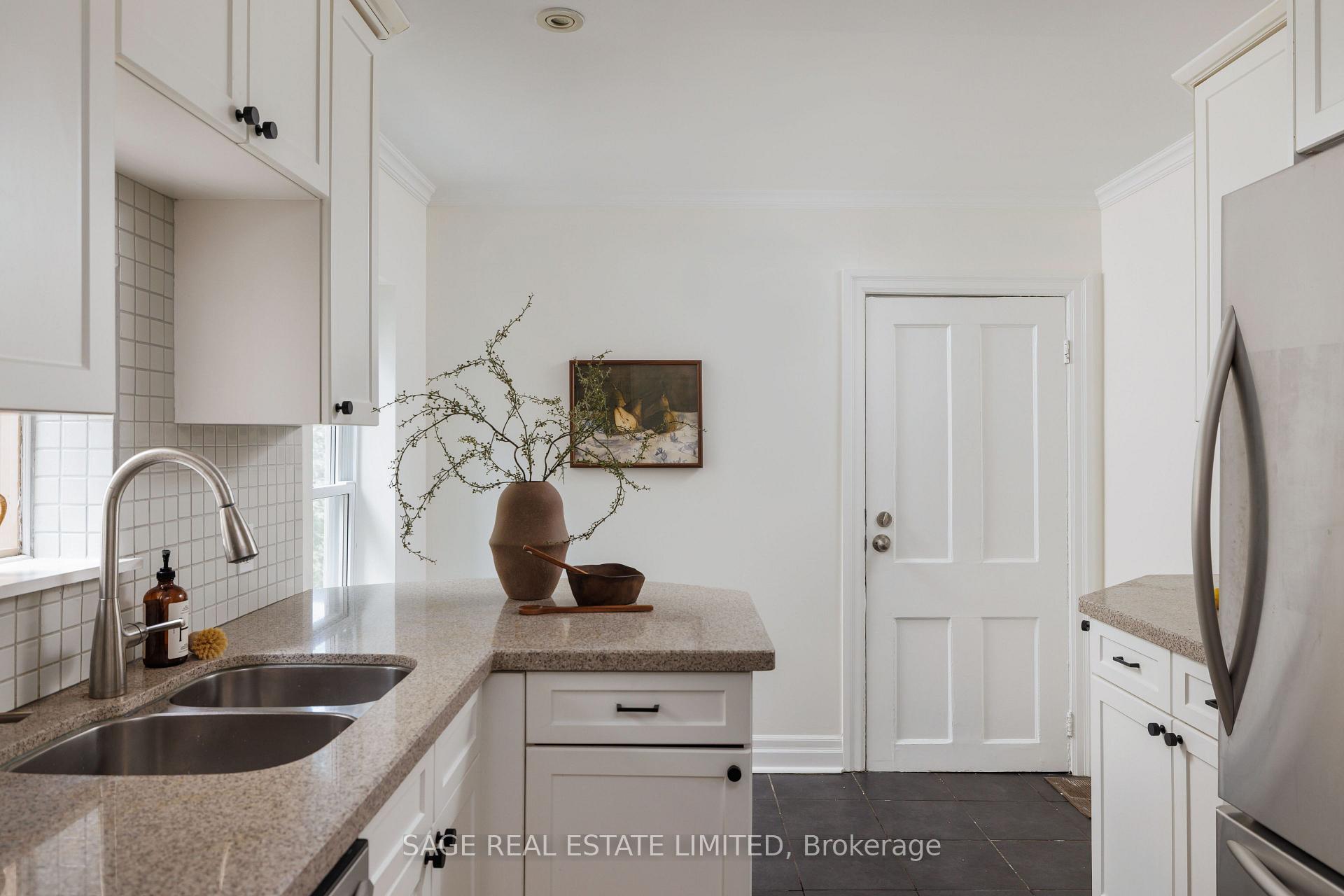 Photo 18 of 250 Springdale Boulevard, Toronto, Danforth Village-East York — HOMEH