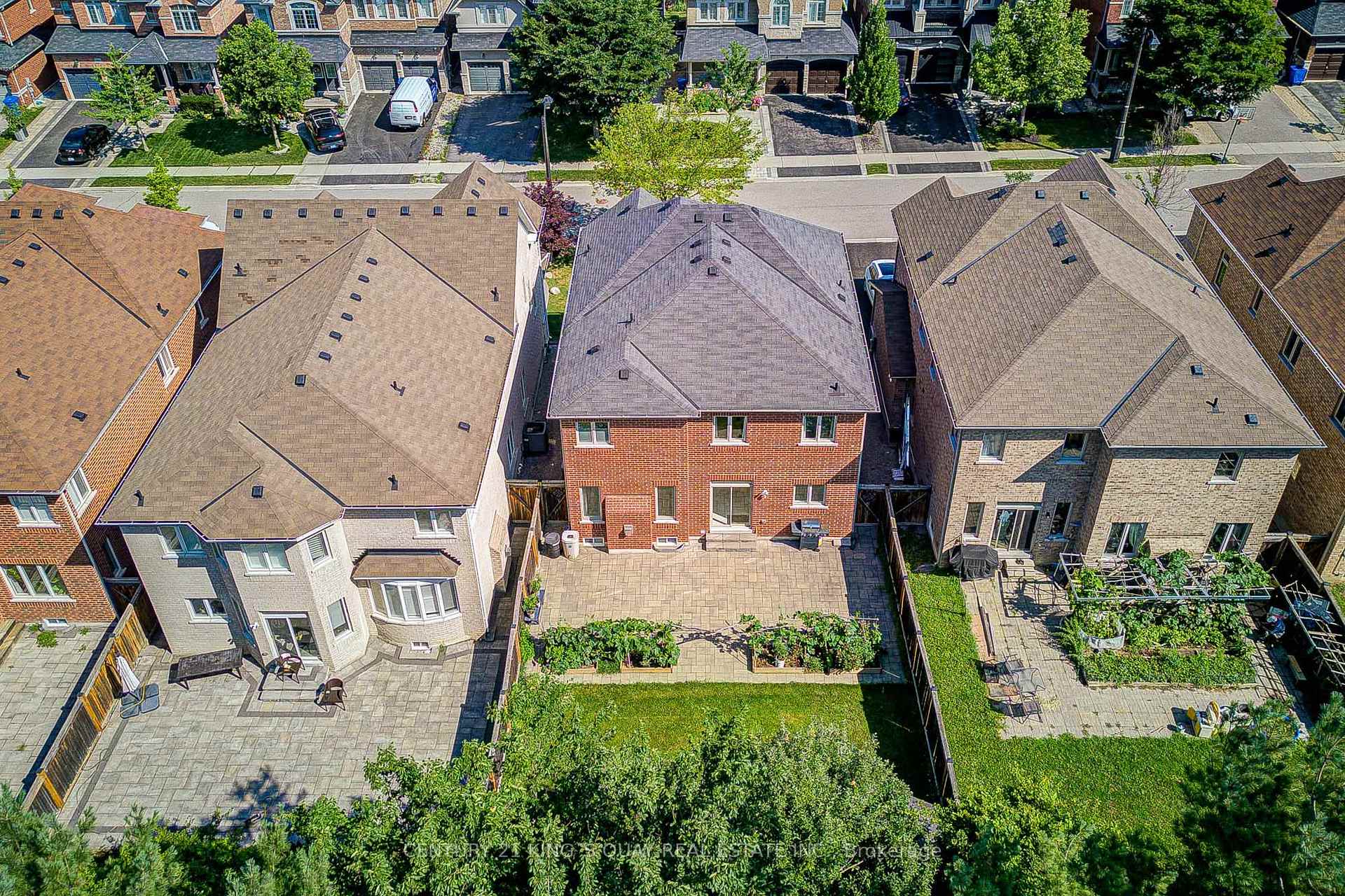 Photo 11 of 1177 Stuffles Crescent, Newmarket, Stonehaven-Wyndham — HOMEH