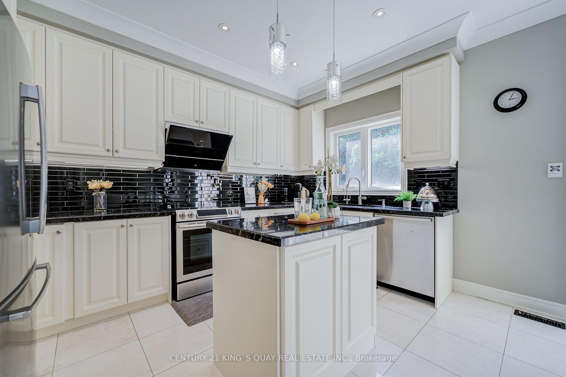 Photo 24 of 1177 Stuffles Crescent, Newmarket, Stonehaven-Wyndham — HOMEH