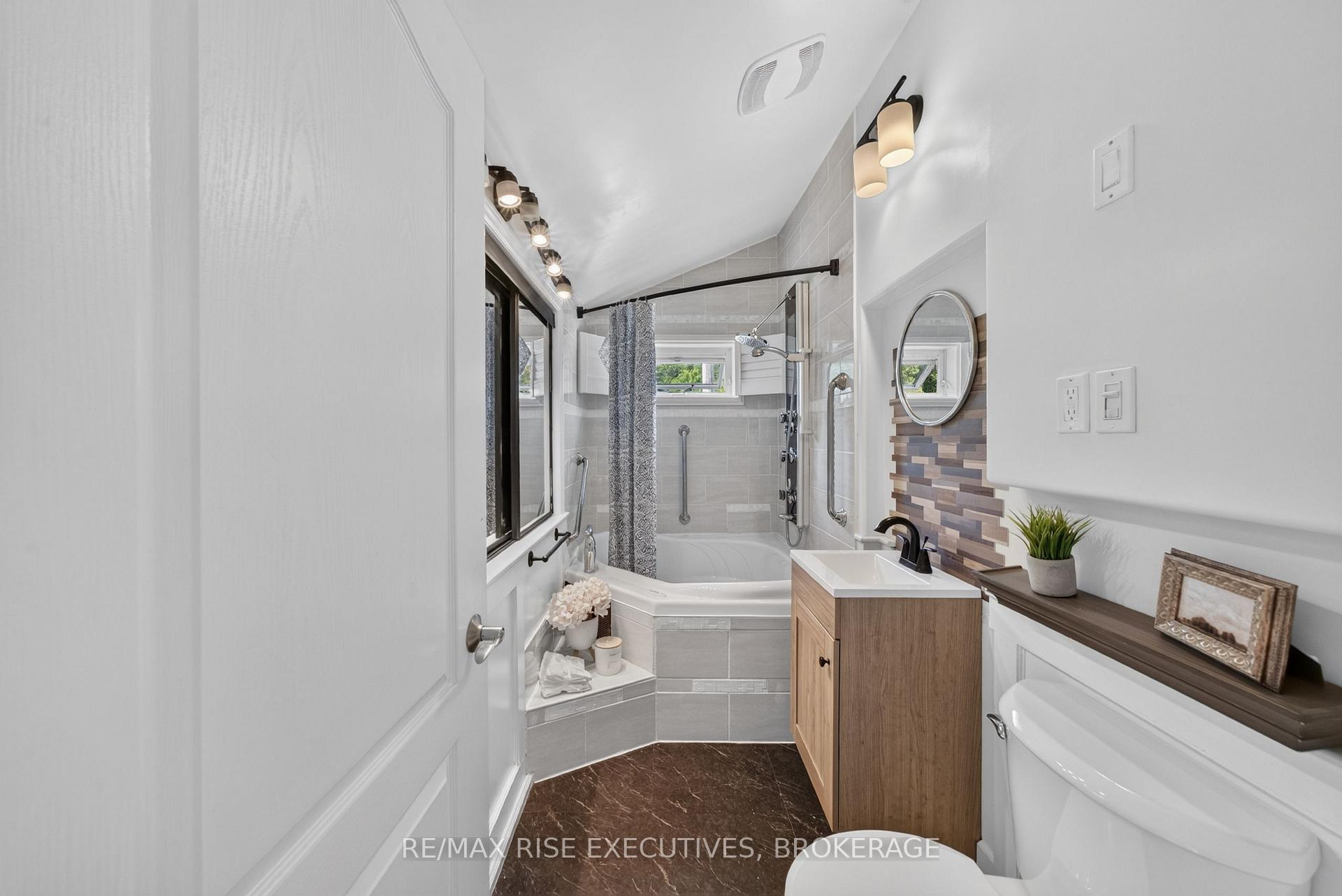 Photo 21 of 2990 Rutledge Road, Frontenac, Frontenac South — HOMEH