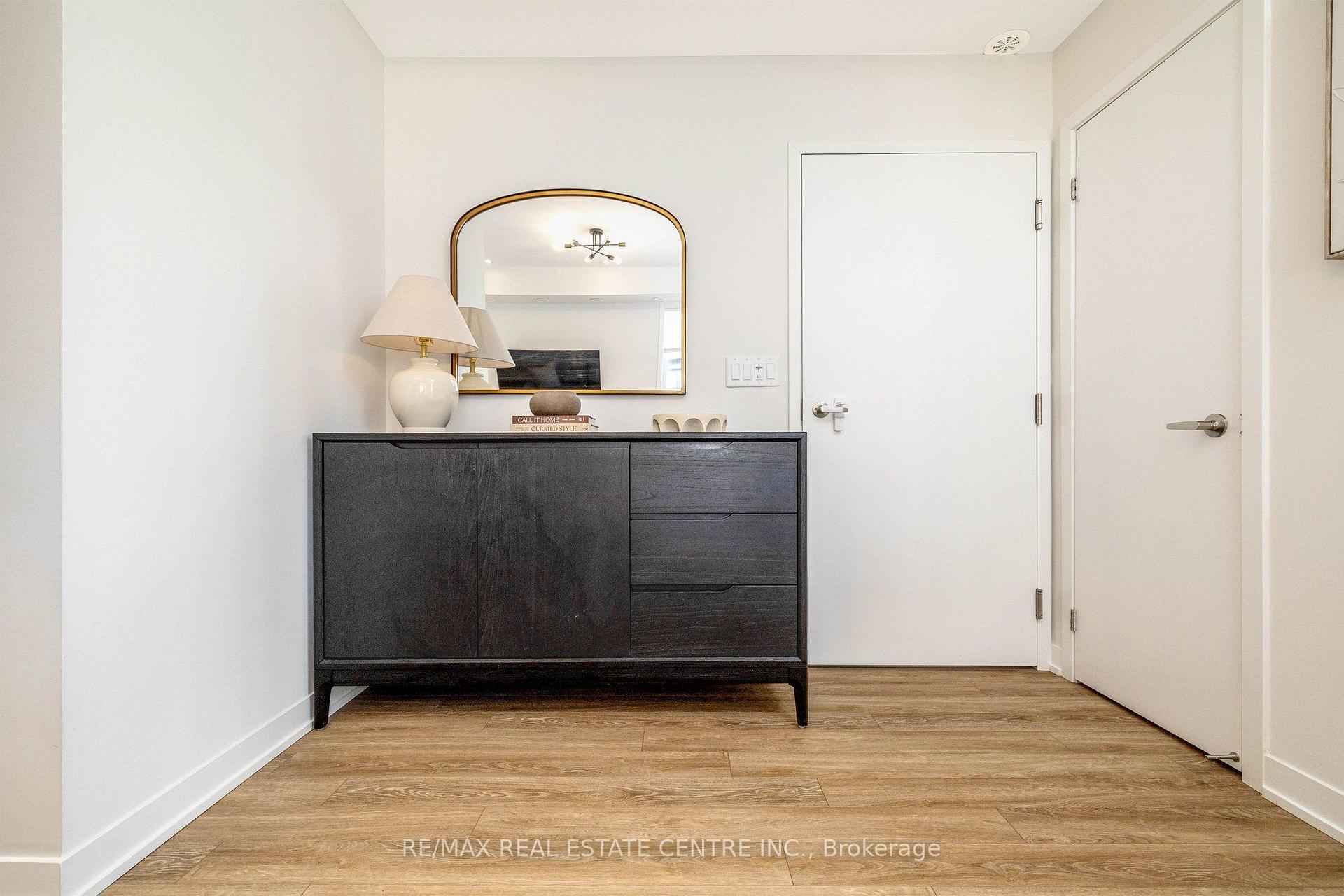 Photo 7 of Unit 18, 3409 Ridgeway Drive, Mississauga, Erin Mills — HOMEH
