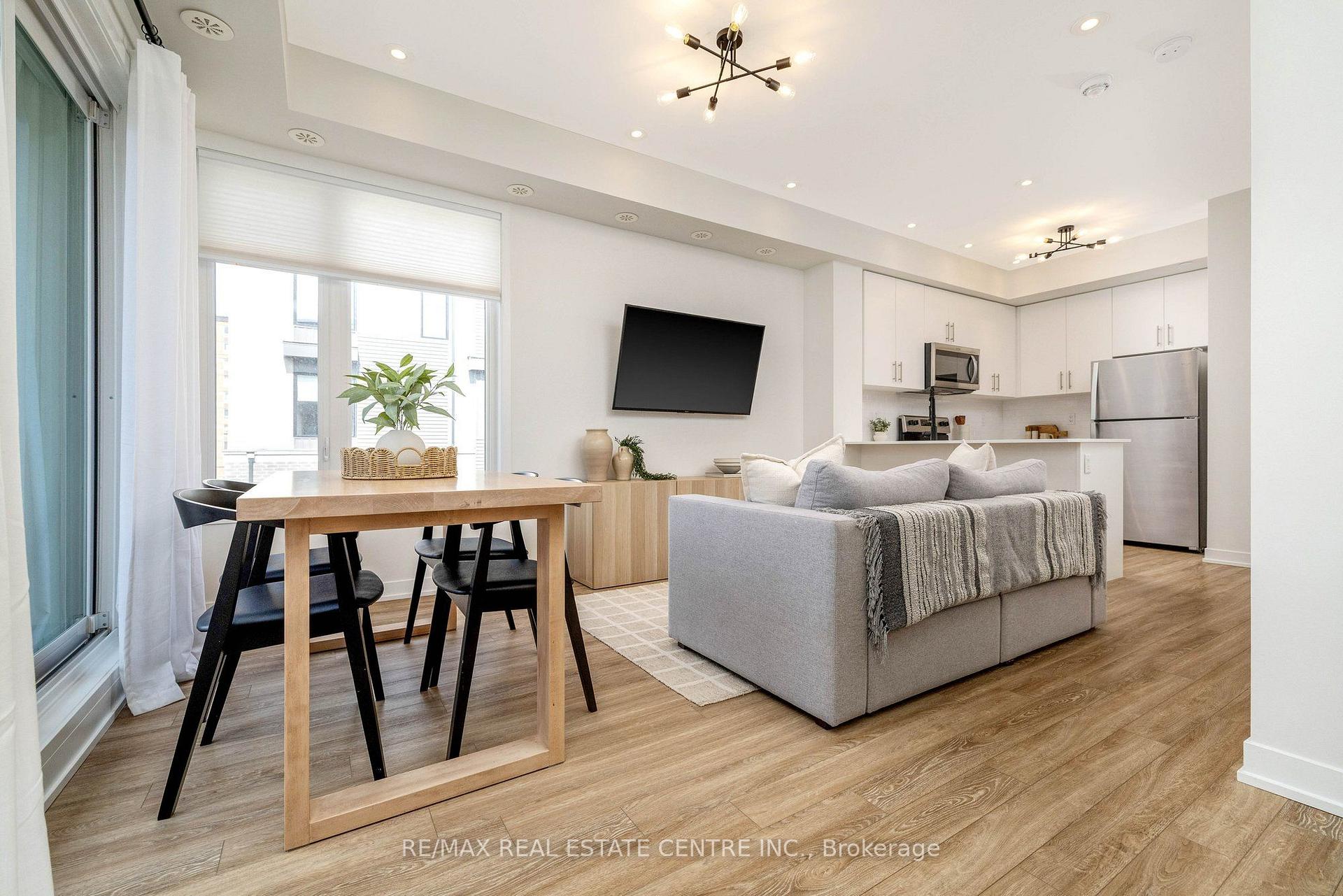 Photo 8 of Unit 18, 3409 Ridgeway Drive, Mississauga, Erin Mills — HOMEH