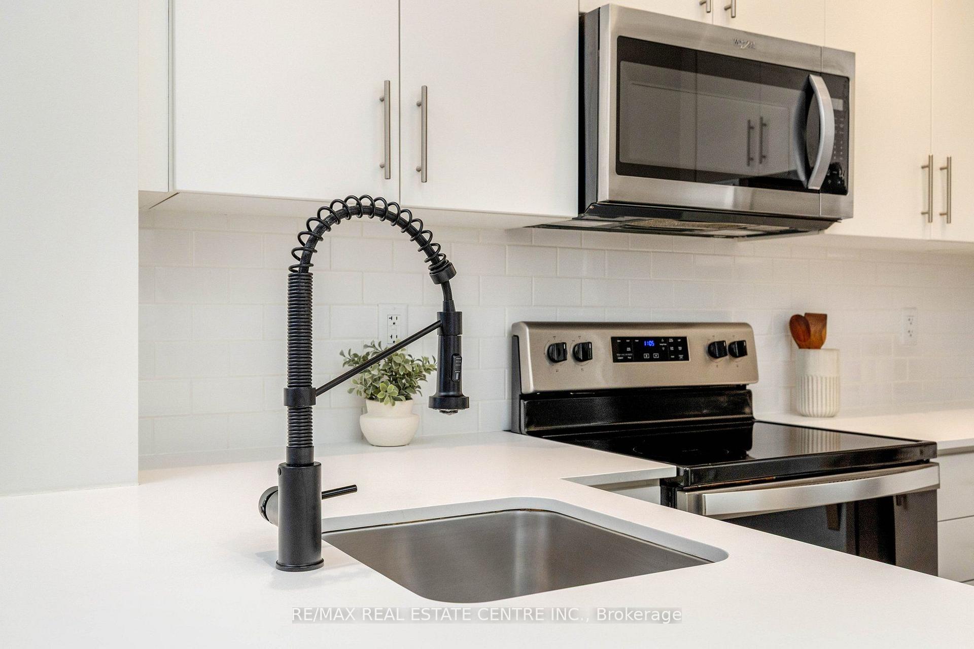 Photo 16 of Unit 18, 3409 Ridgeway Drive, Mississauga, Erin Mills — HOMEH