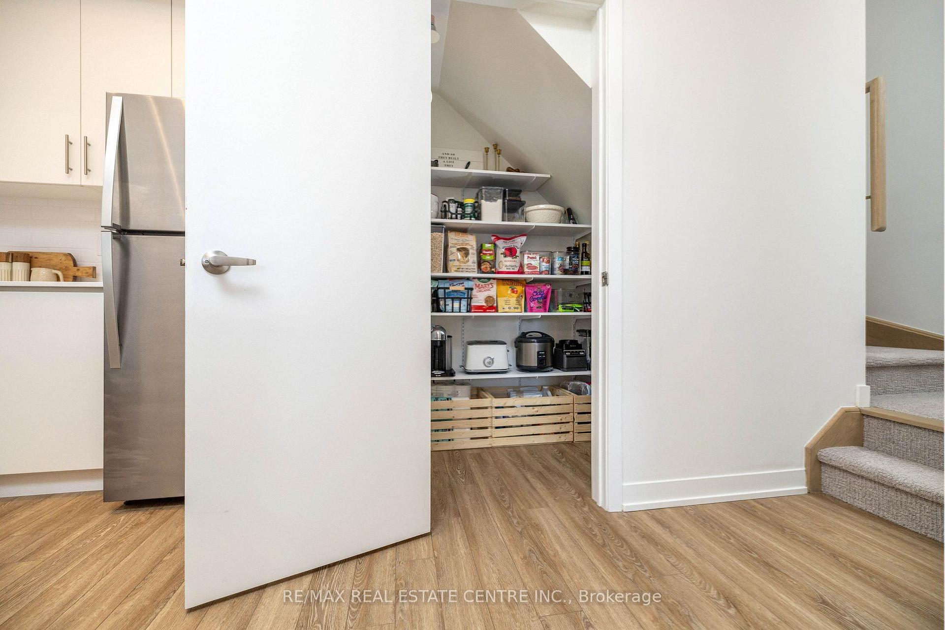 Photo 18 of Unit 18, 3409 Ridgeway Drive, Mississauga, Erin Mills — HOMEH
