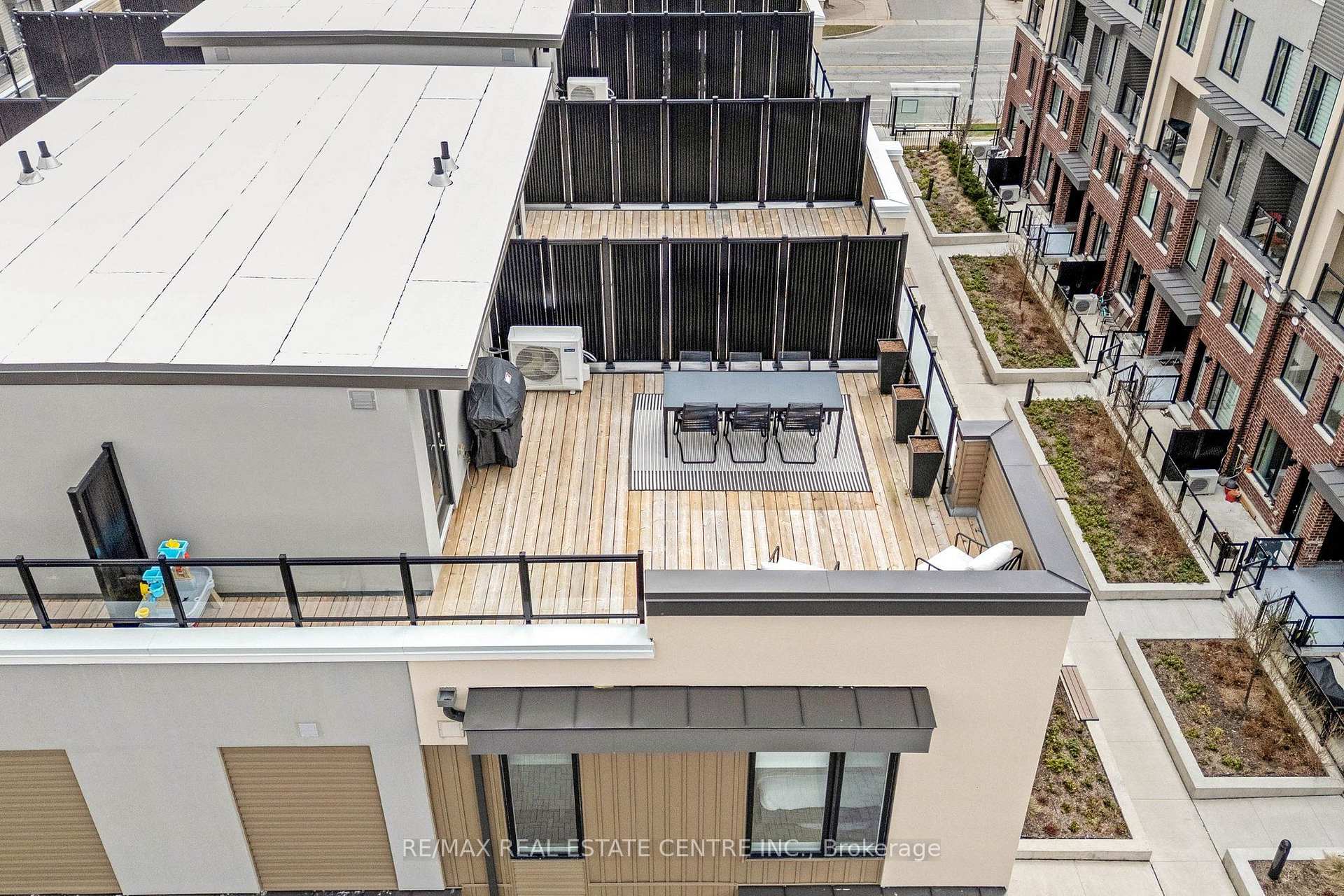 Photo 39 of Unit 18, 3409 Ridgeway Drive, Mississauga, Erin Mills — HOMEH