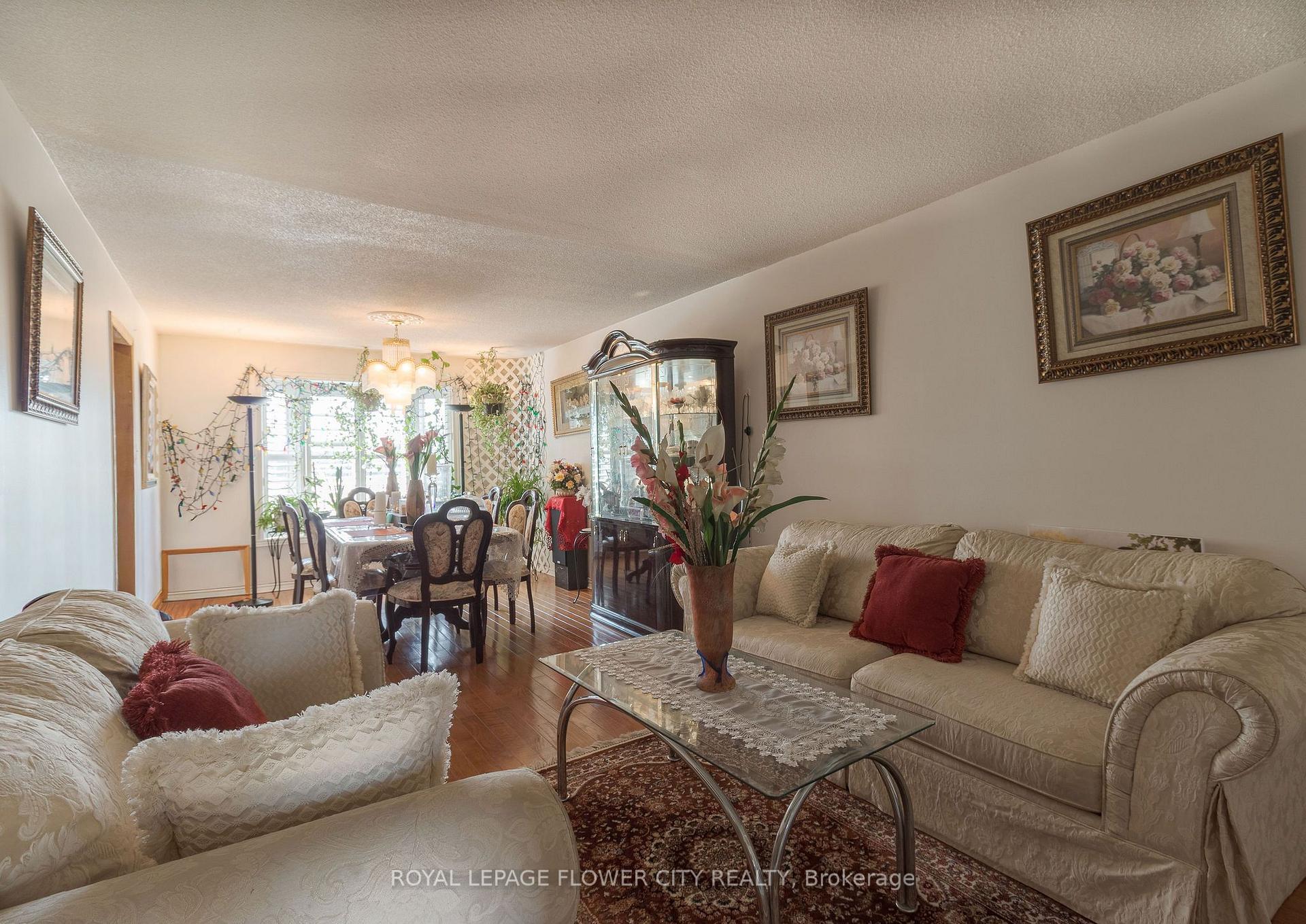 Photo 6 of 19 Fallen Oak Court, Brampton, Fletcher's Creek South — HOMEH