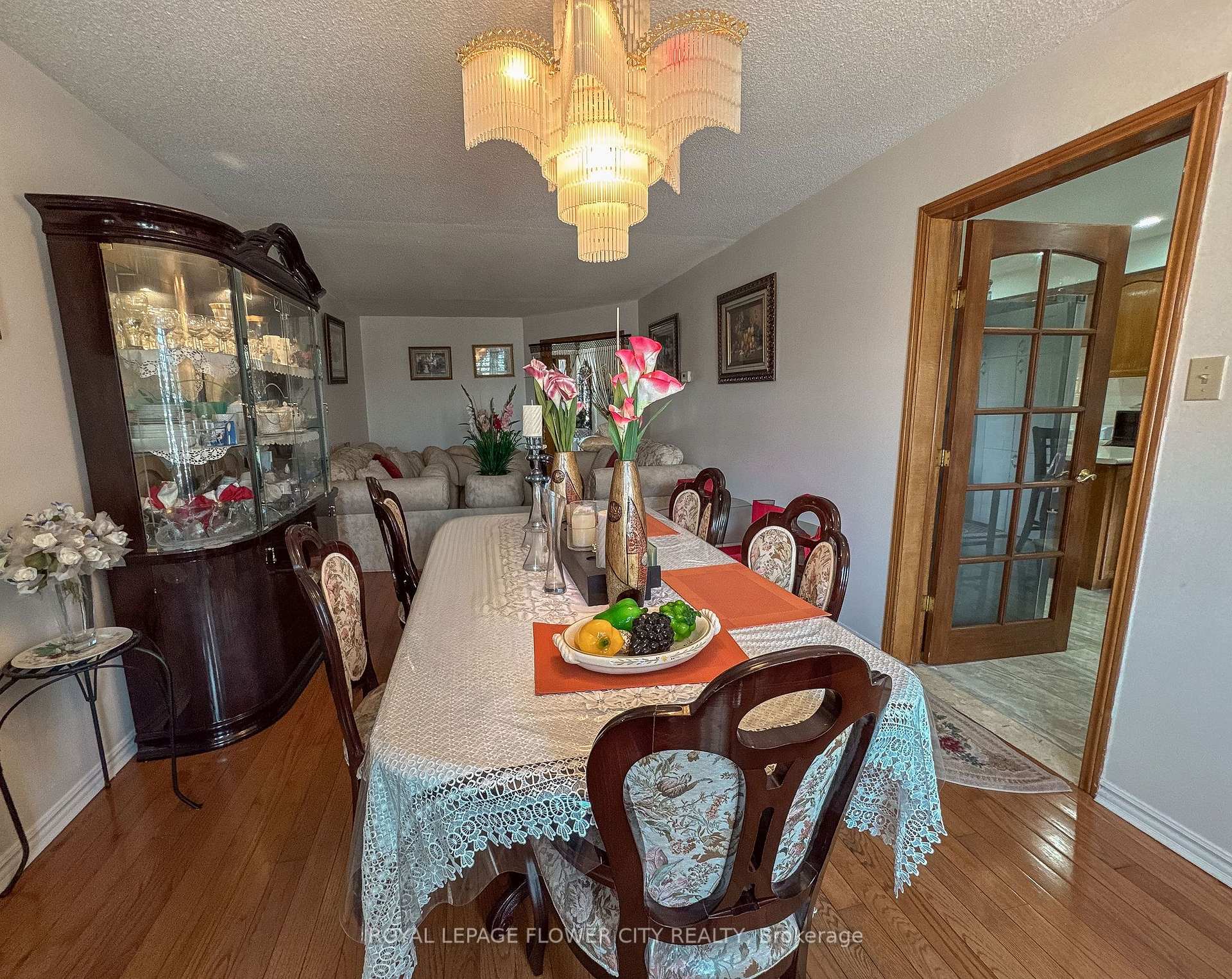 Photo 13 of 19 Fallen Oak Court, Brampton, Fletcher's Creek South — HOMEH