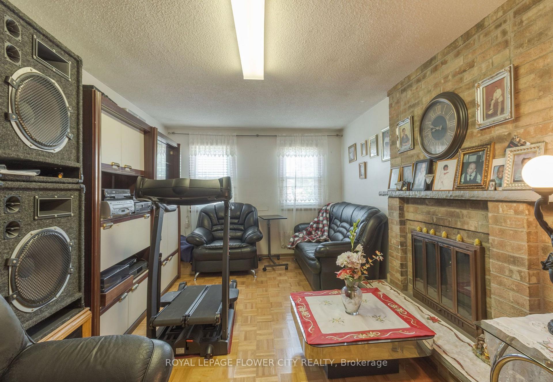 Photo 29 of 19 Fallen Oak Court, Brampton, Fletcher's Creek South — HOMEH